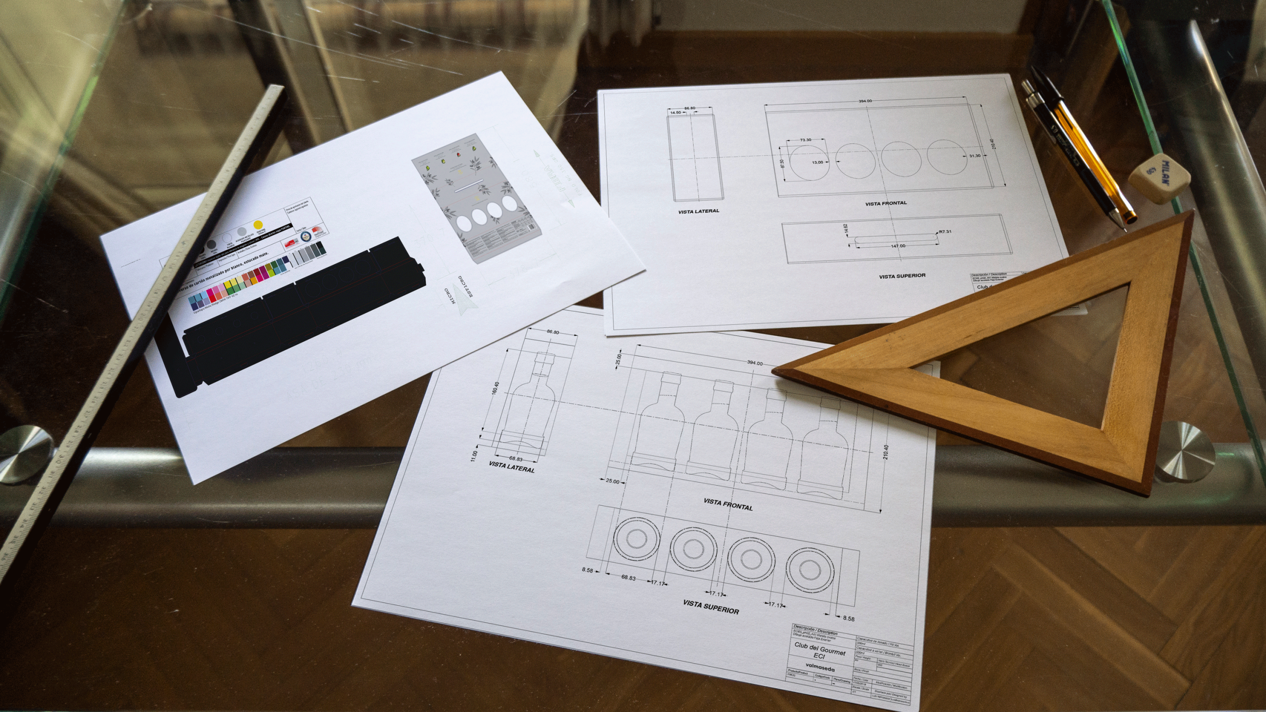 Mockup Estuche AOVE copia min